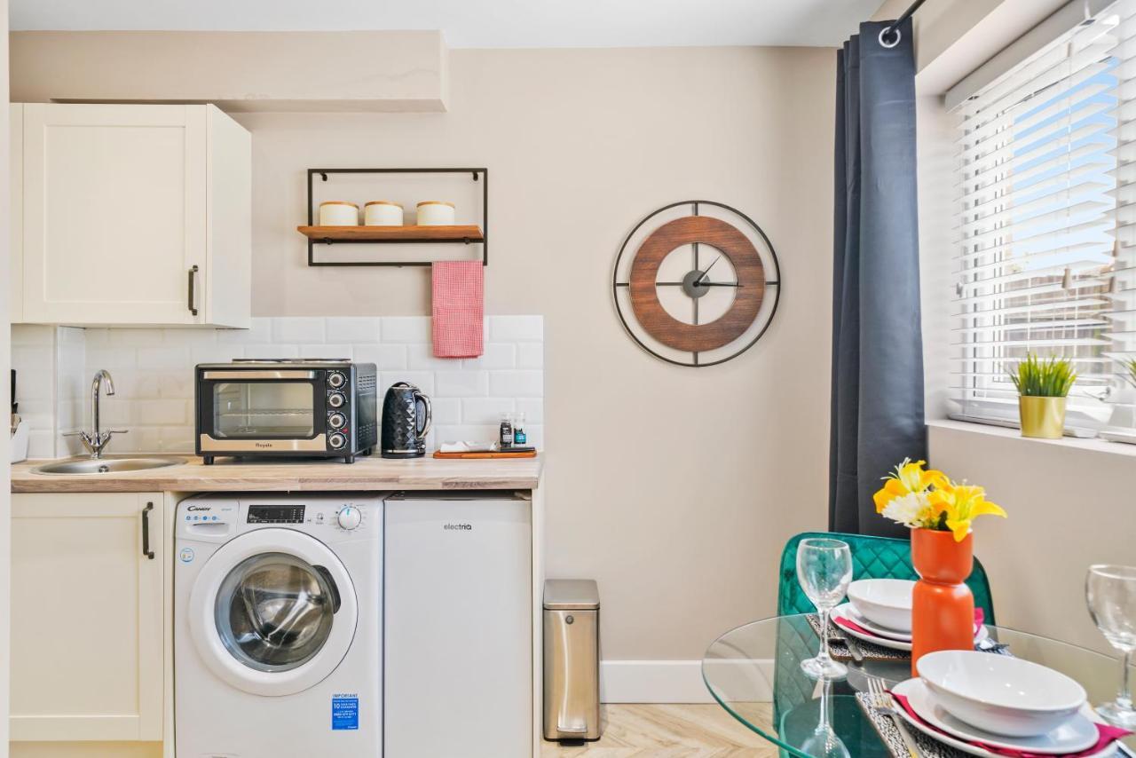 Boutique Heathrow Studio'S - Parking - Garden Apartamento Harmondsworth Exterior foto