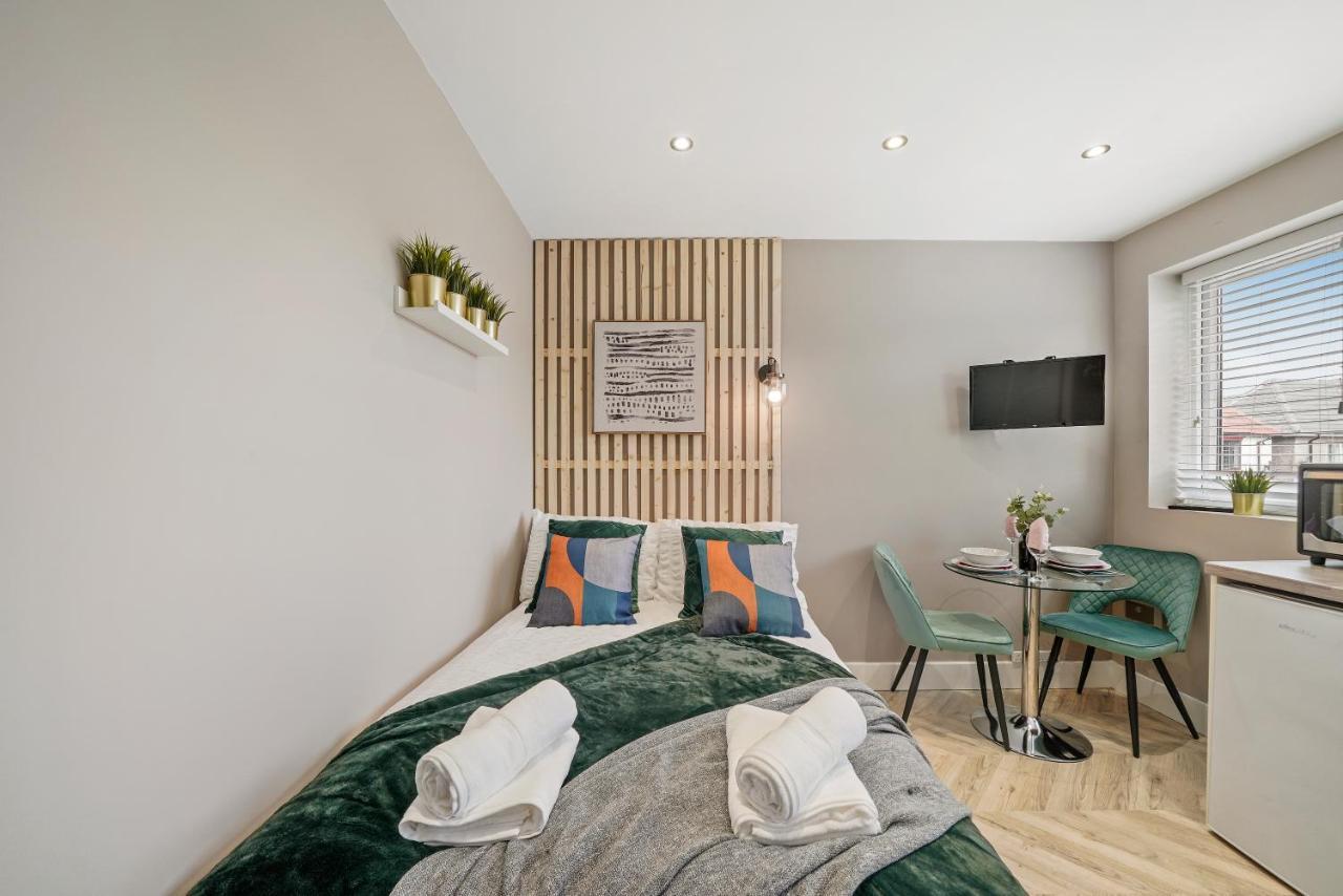 Boutique Heathrow Studio'S - Parking - Garden Apartamento Harmondsworth Exterior foto