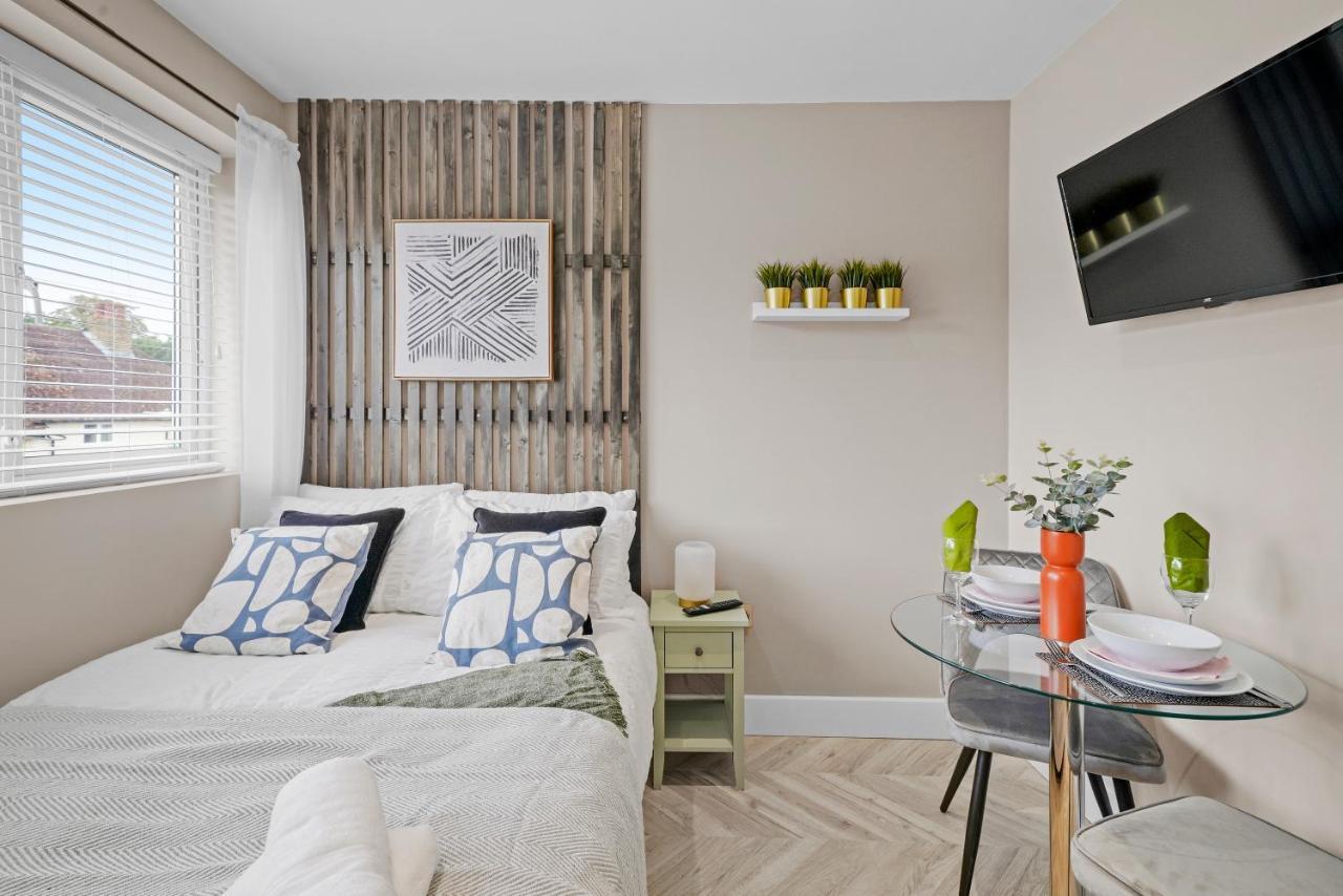 Boutique Heathrow Studio'S - Parking - Garden Apartamento Harmondsworth Exterior foto