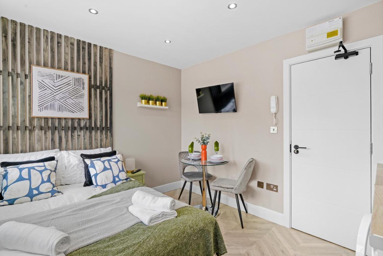 Boutique Heathrow Studio'S - Parking - Garden Apartamento Harmondsworth Exterior foto