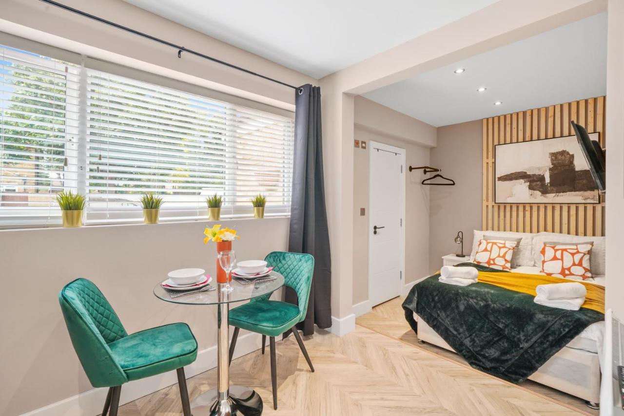 Boutique Heathrow Studio'S - Parking - Garden Apartamento Harmondsworth Exterior foto