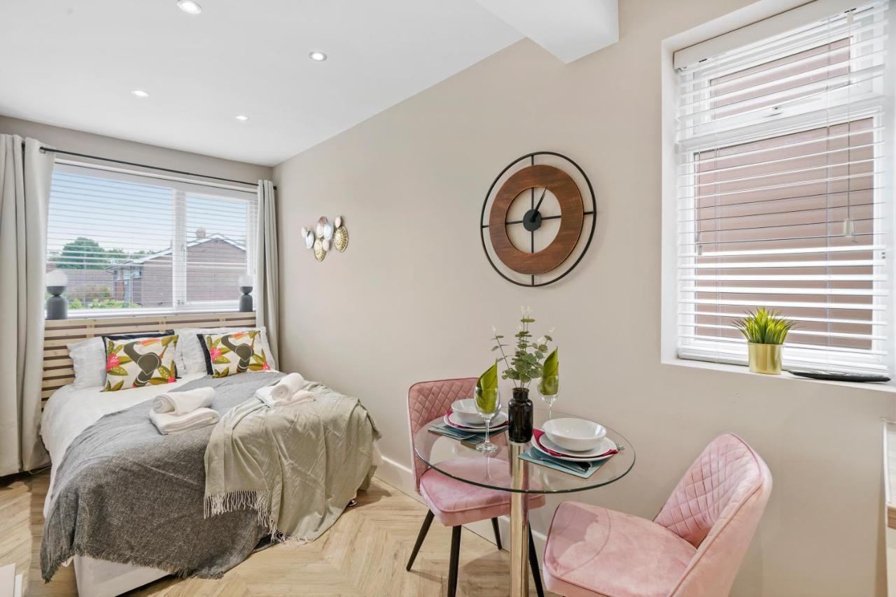 Boutique Heathrow Studio'S - Parking - Garden Apartamento Harmondsworth Exterior foto